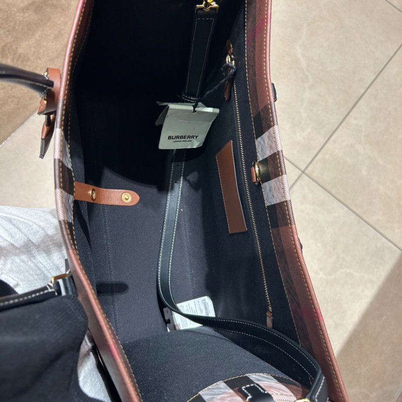 🎉新品好折扣✨Burberry 80696601 中款 Freya 芙蕾雅托特包 深樺木棕-7