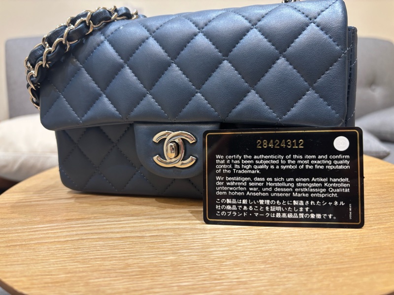 chanel 藍色羊皮銀鏈coco 包-6