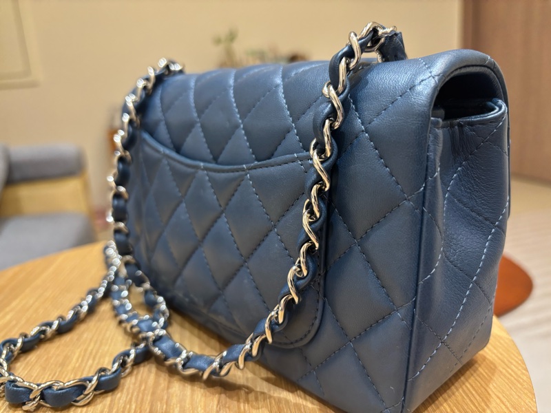 chanel 藍色羊皮銀鏈coco 包-7