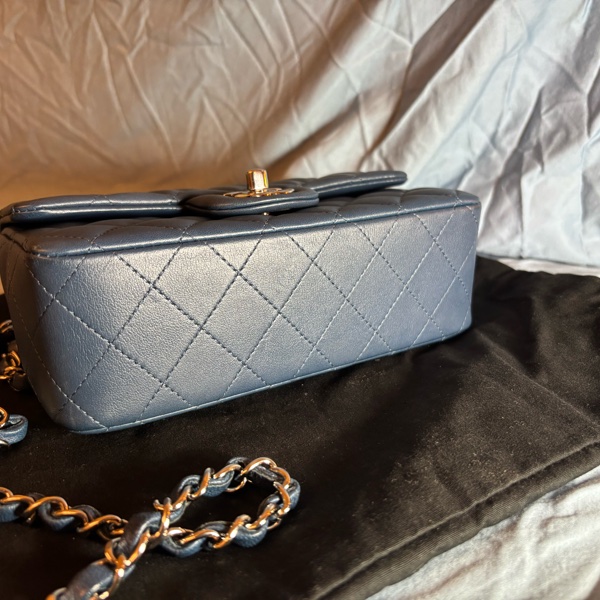 chanel 藍色羊皮銀鏈coco 包-9