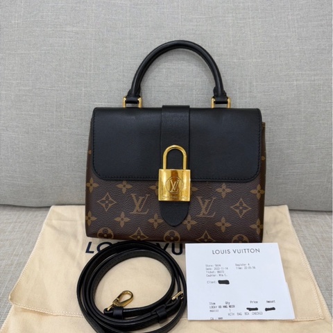 LV M44141經典LOCKY BB Monogram帆布牛皮飾邊磁釦手提包 斜背包（黑色）