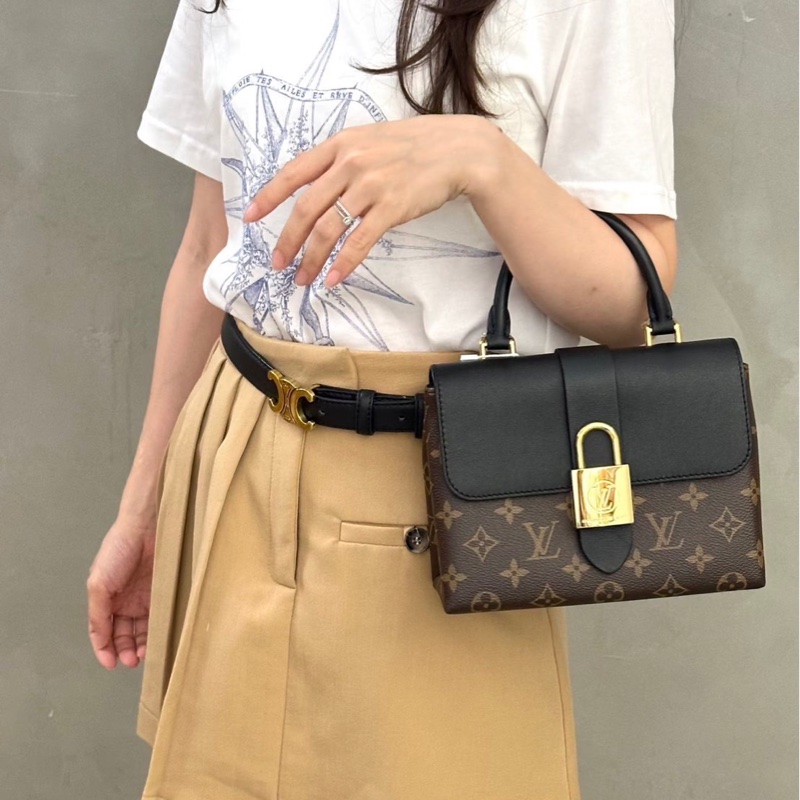 LV M44141經典LOCKY BB Monogram帆布牛皮飾邊磁釦手提包 斜背包（黑色）-1