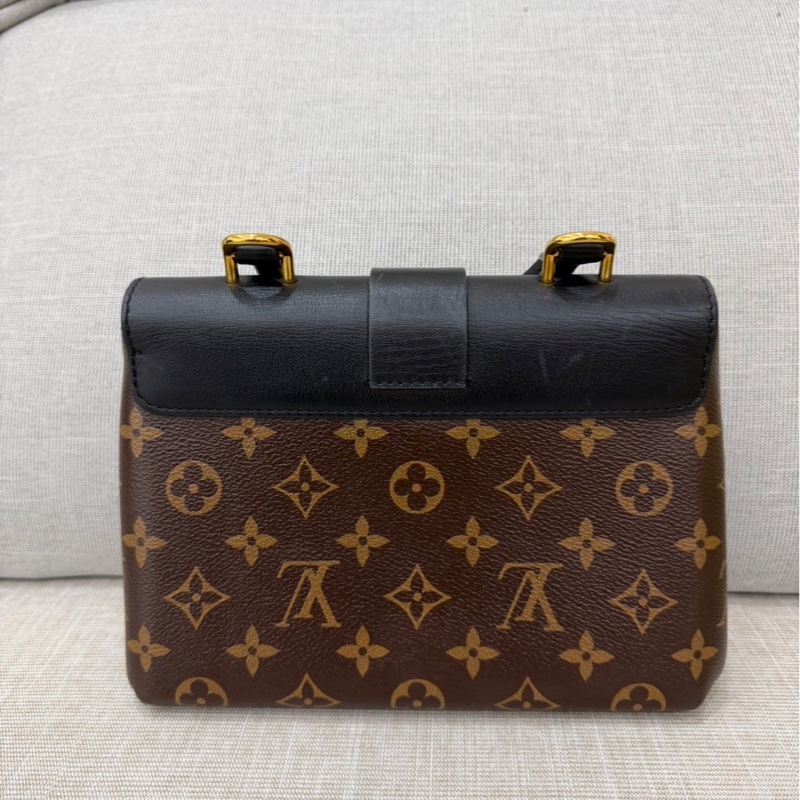 LV M44141經典LOCKY BB Monogram帆布牛皮飾邊磁釦手提包 斜背包（黑色）-6