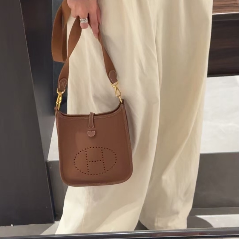 Hermes Mini Evelyne 16  Gold 金棕金釦-1