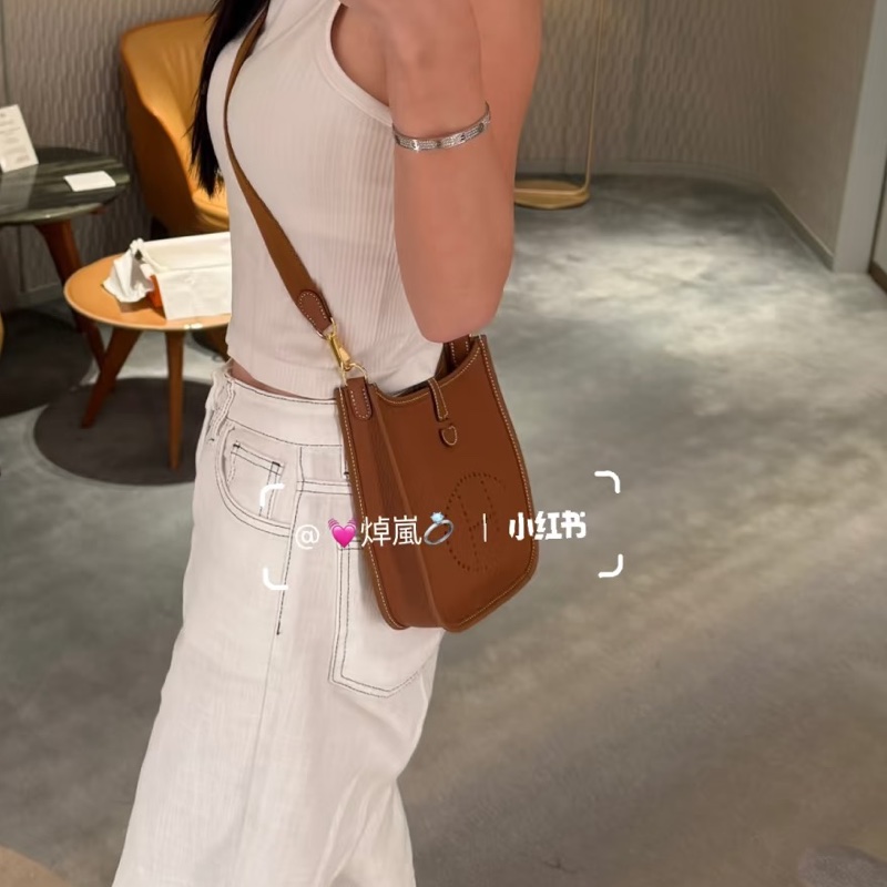 Hermes Mini Evelyne 16  Gold 金棕金釦-2