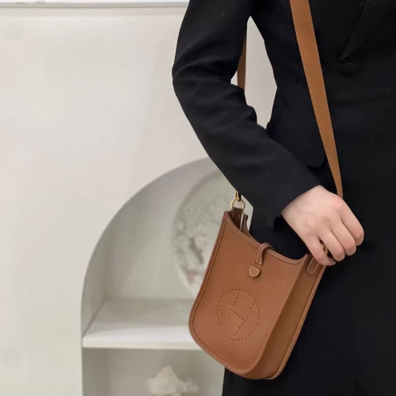Hermes Mini Evelyne 16  Gold 金棕金釦-4