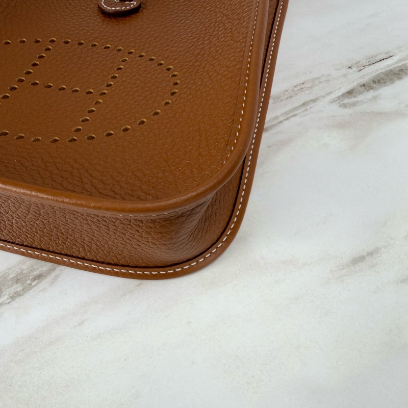 Hermes Mini Evelyne 16  Gold 金棕金釦-8