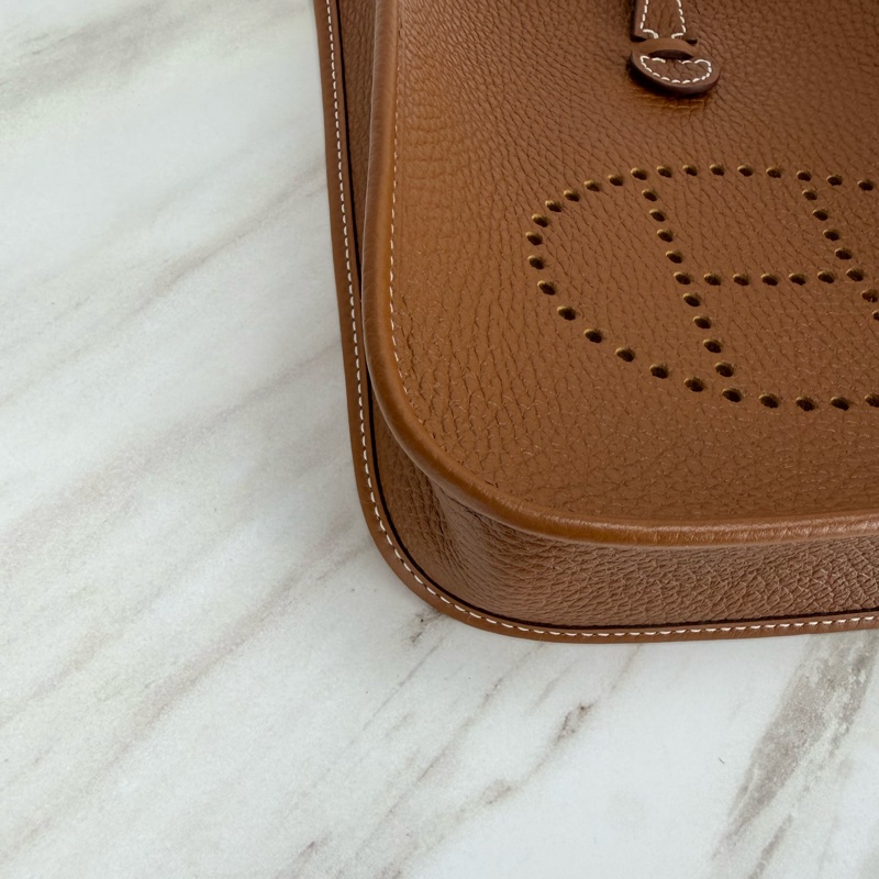 Hermes Mini Evelyne 16  Gold 金棕金釦-9
