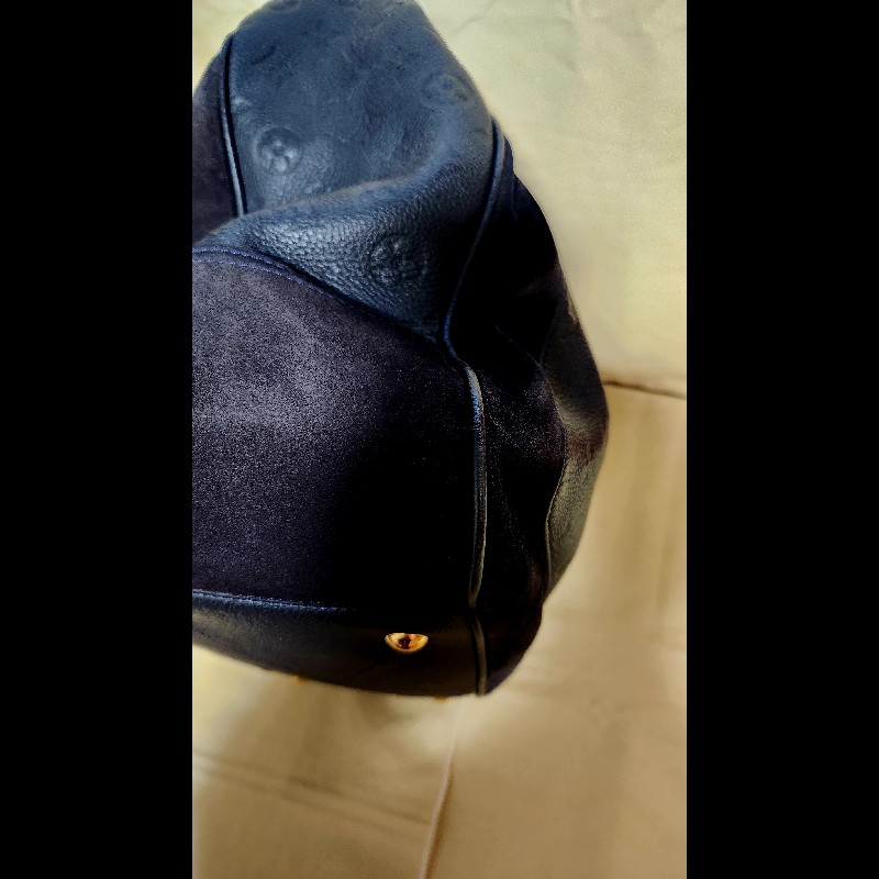 LV黑壓紋皮革絨布手提肩背包-12