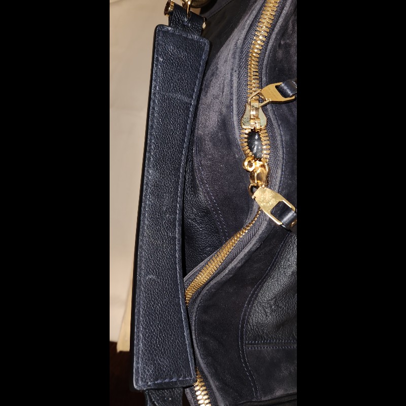 LV黑壓紋皮革絨布手提肩背包-14