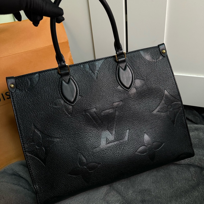 LV On the go MM真皮黑-0