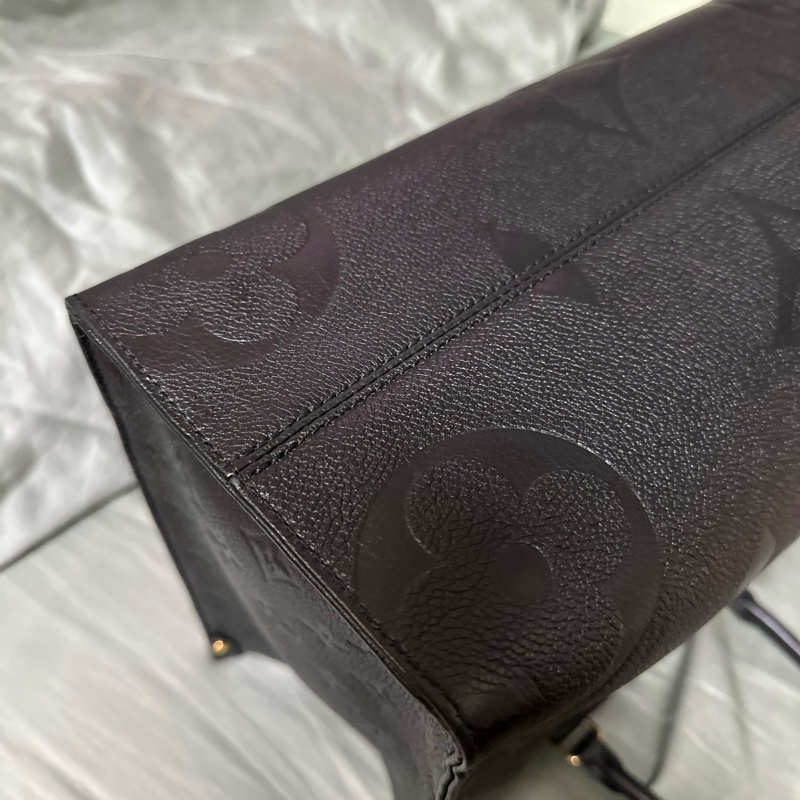 LV On the go MM真皮黑-8