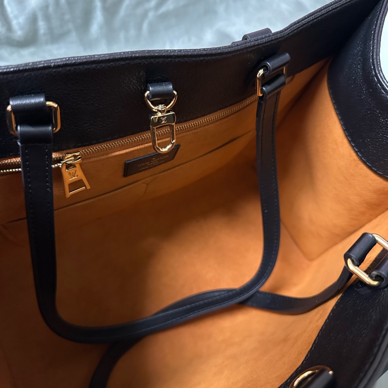 LV On the go MM真皮黑-10