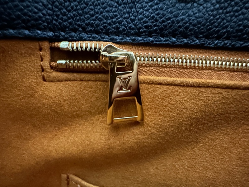 LV On the go MM真皮黑-15