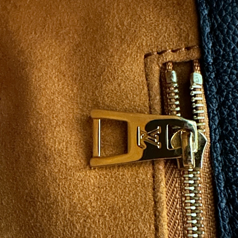 LV On the go MM真皮黑-16