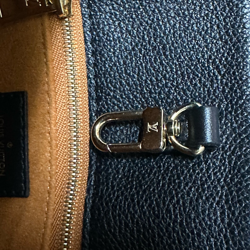 LV On the go MM真皮黑-17