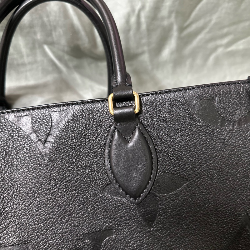 LV On the go MM真皮黑-19