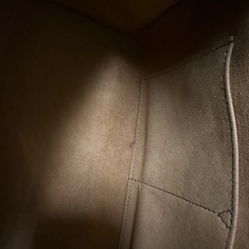 LV On the go MM真皮黑-24