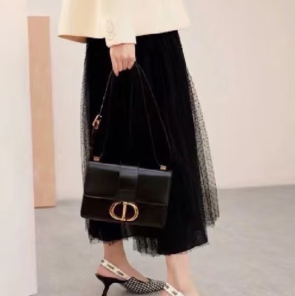 Dior 30 Montaigne 小型包 黑色金釦小牛皮-4