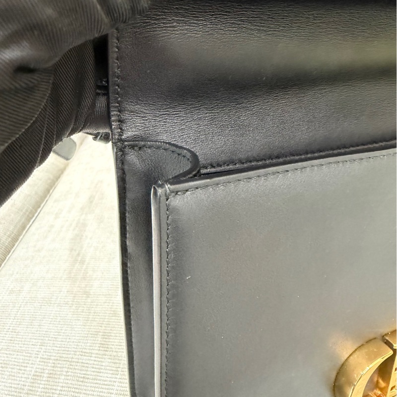 Dior 30 Montaigne 小型包 黑色金釦小牛皮-30