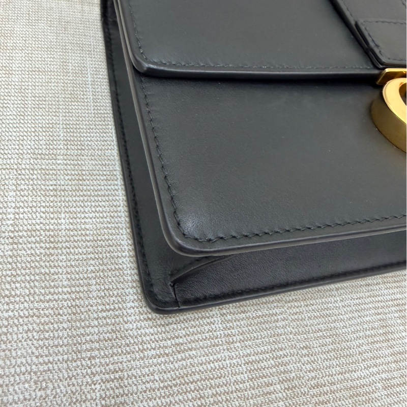 Dior 30 Montaigne 小型包 黑色金釦小牛皮-49