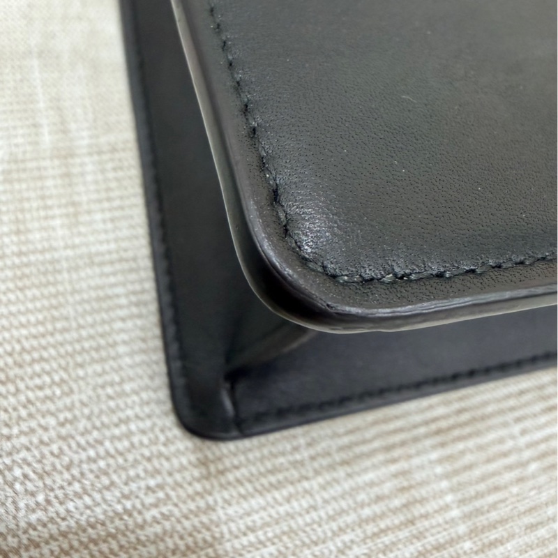 Dior 30 Montaigne 小型包 黑色金釦小牛皮-51