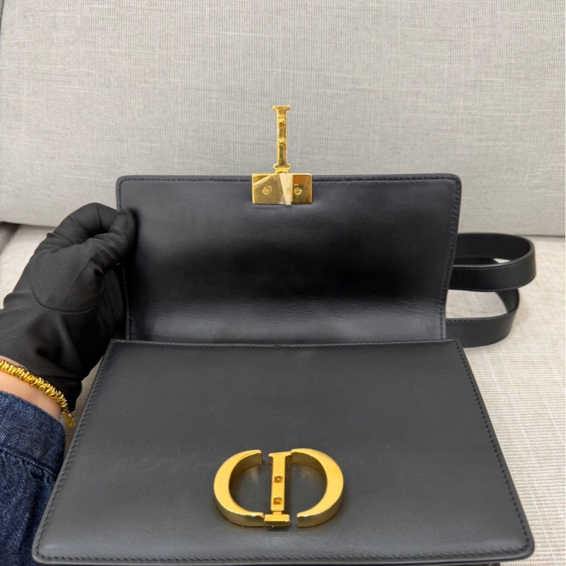 Dior 30 Montaigne 小型包 黑色金釦小牛皮-64