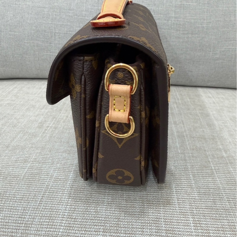 LV M46279 Pochette Métis East West 新款郵差包 肩背包 斜背包-9