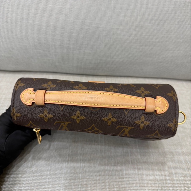 LV M46279 Pochette Métis East West 新款郵差包 肩背包 斜背包-15