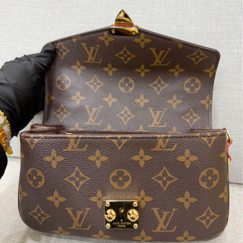LV M46279 Pochette Métis East West 新款郵差包 肩背包 斜背包-19