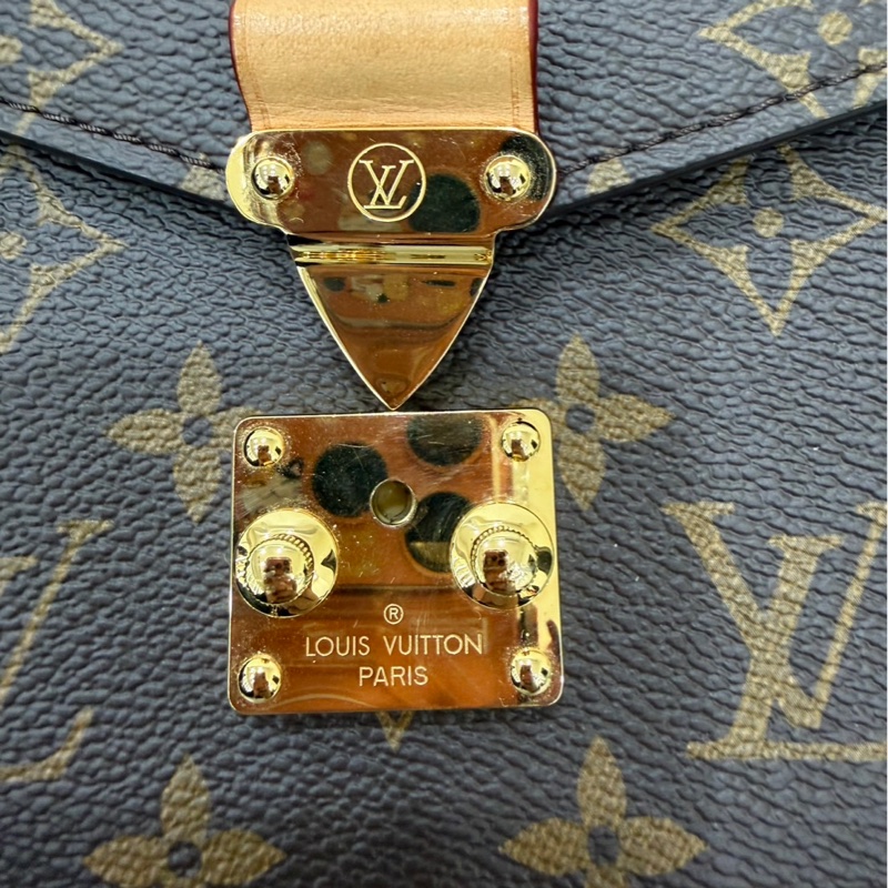 LV M46279 Pochette Métis East West 新款郵差包 肩背包 斜背包-26