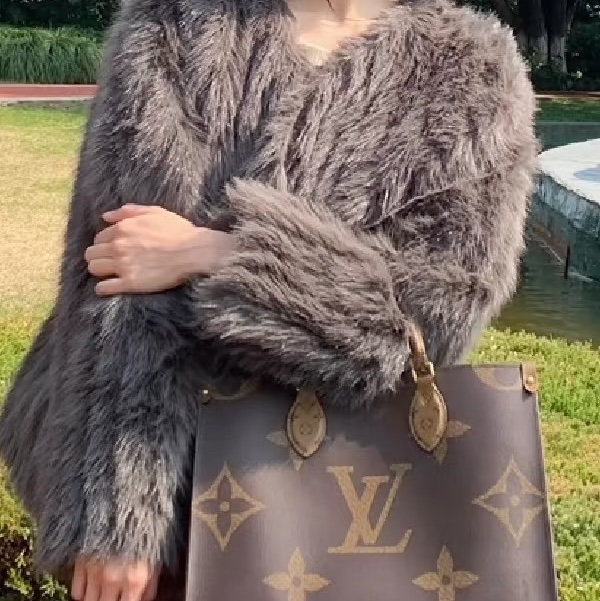 LV M45321經典ONTHEGO MM Monogram Reverse帆布手提包 肩背包 購物包-8