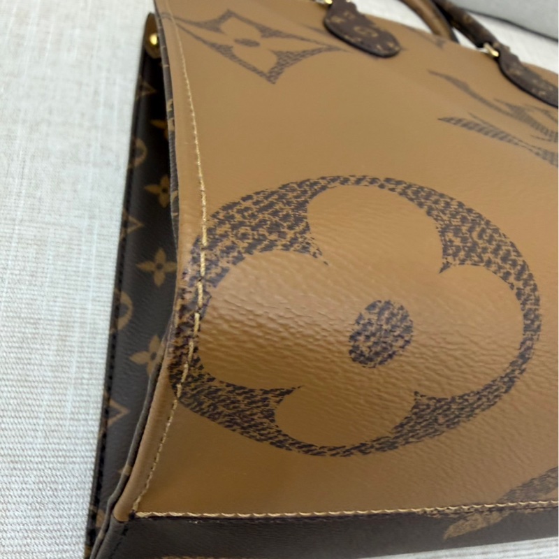 LV M45321經典ONTHEGO MM Monogram Reverse帆布手提包 肩背包 購物包-17