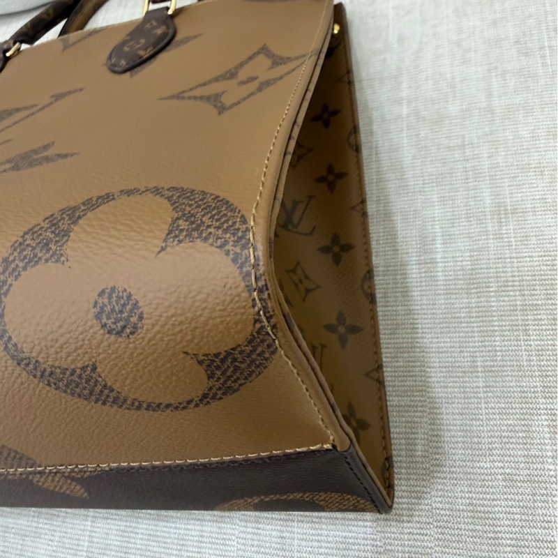 LV M45321經典ONTHEGO MM Monogram Reverse帆布手提包 肩背包 購物包-18