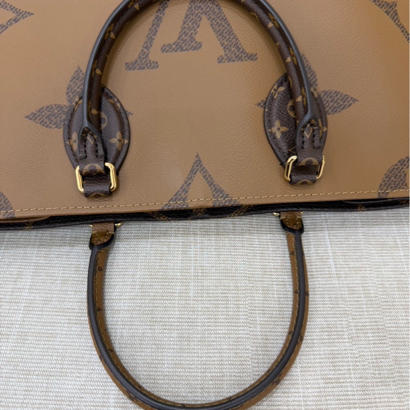 LV M45321經典ONTHEGO MM Monogram Reverse帆布手提包 肩背包 購物包-24