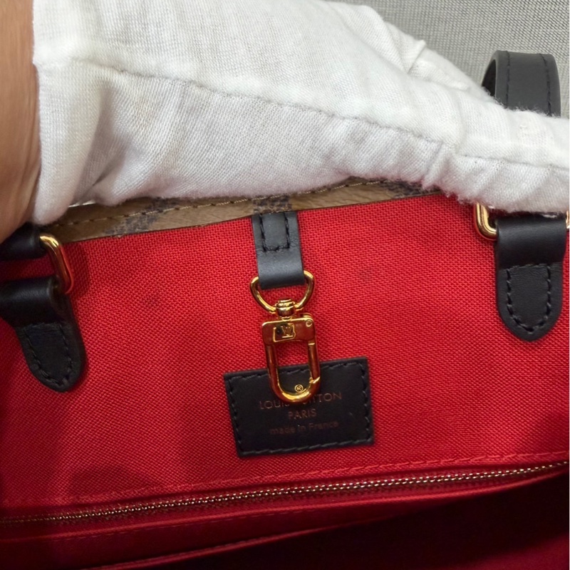 LV M45321經典ONTHEGO MM Monogram Reverse帆布手提包 肩背包 購物包-31