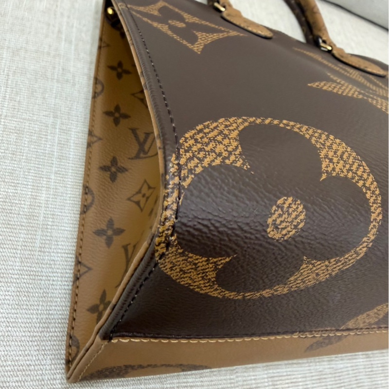 LV M45321經典ONTHEGO MM Monogram Reverse帆布手提包 肩背包 購物包-43