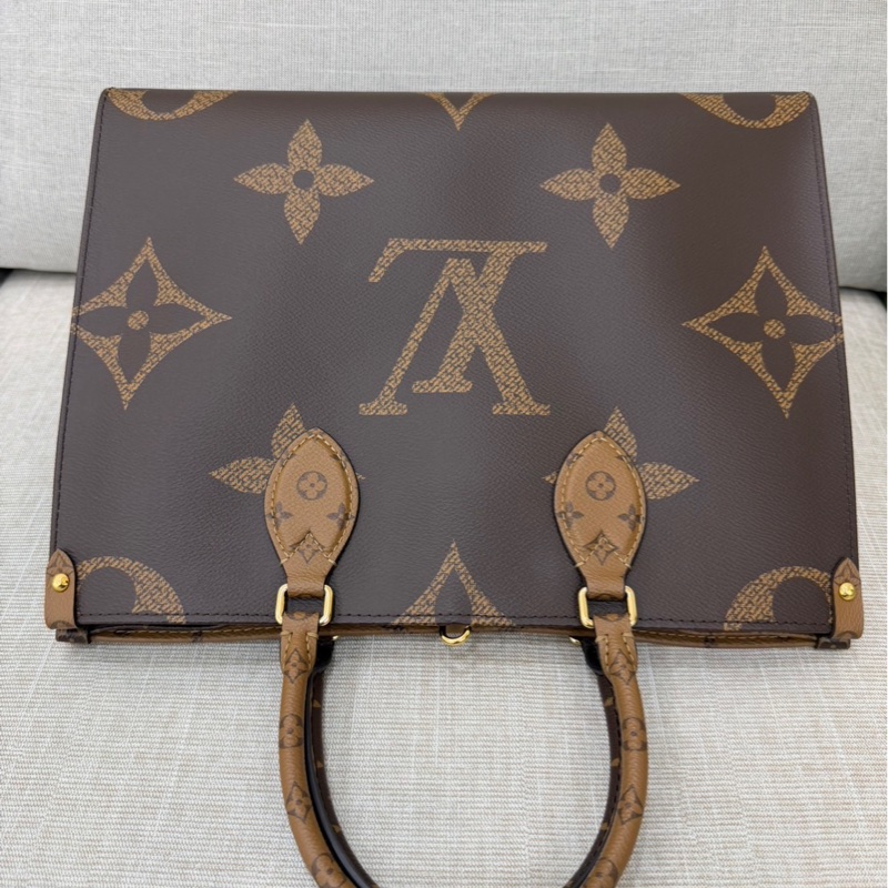 LV M45321經典ONTHEGO MM Monogram Reverse帆布手提包 肩背包 購物包-49
