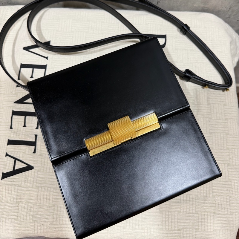 「年終聖誕特價」全新Bottega Veneta Daisy Bag 方盒包 黑色577038-4