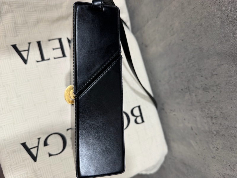 「年終聖誕特價」全新Bottega Veneta Daisy Bag 方盒包 黑色577038-5