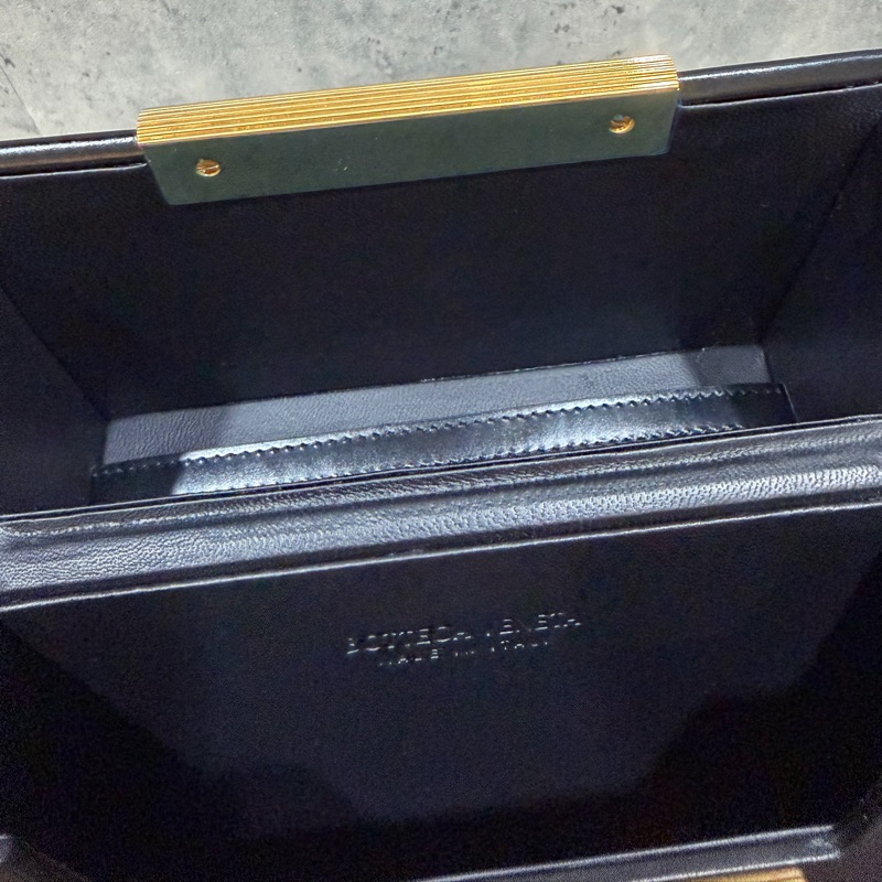 「年終聖誕特價」全新Bottega Veneta Daisy Bag 方盒包 黑色577038-15