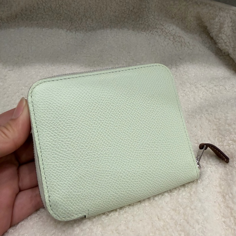 Hermes 愛馬仕 自由之城 狗來富 絲巾短夾 氣泡綠-1