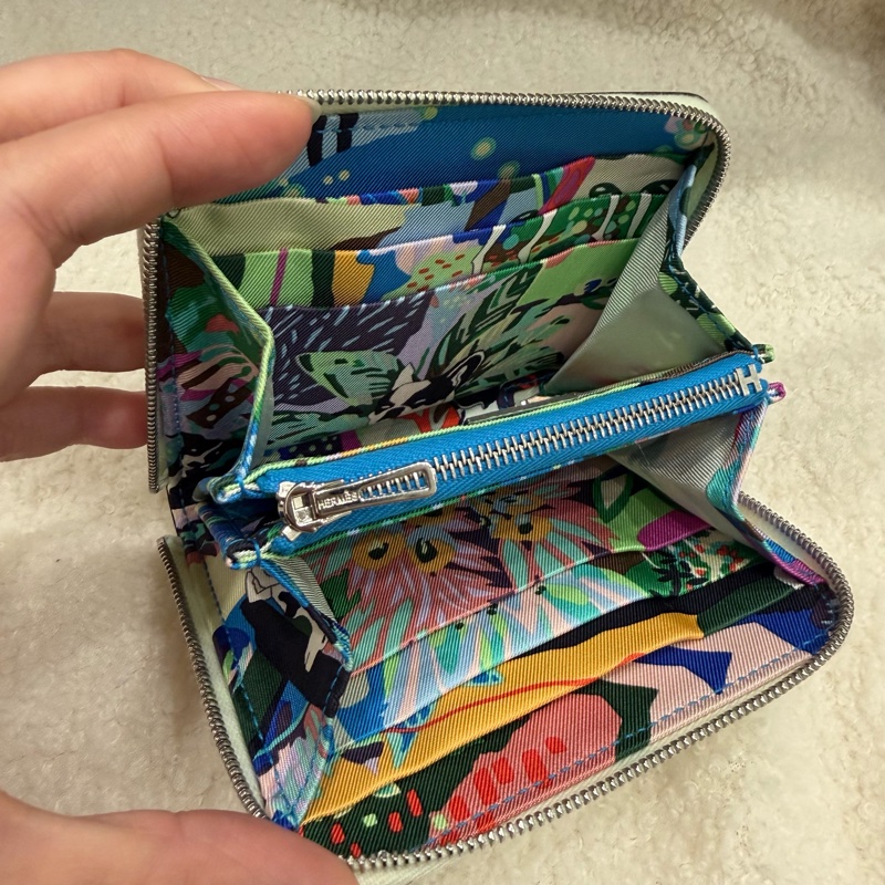 Hermes 愛馬仕 自由之城 狗來富 絲巾短夾 氣泡綠-4