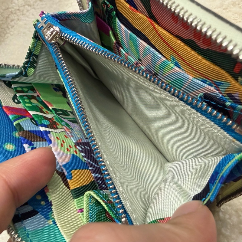 Hermes 愛馬仕 自由之城 狗來富 絲巾短夾 氣泡綠-7