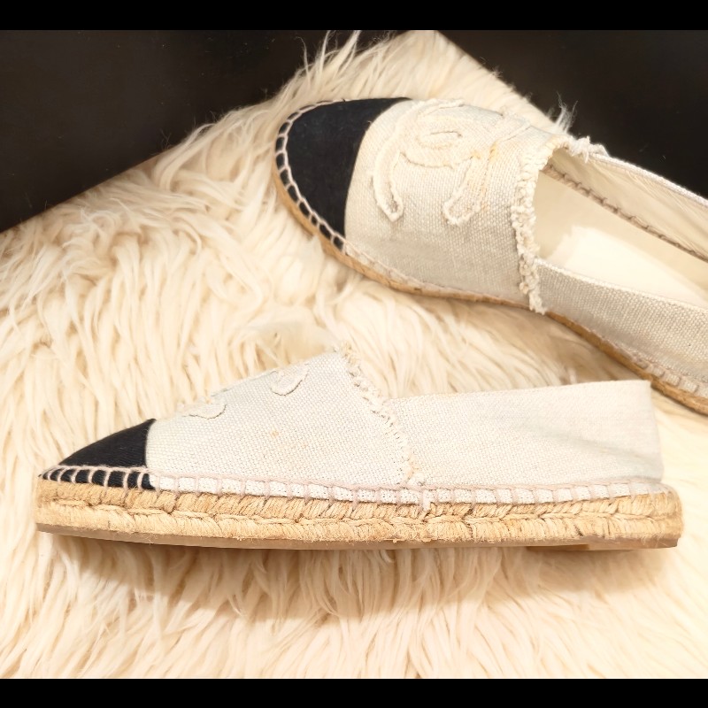 Chanel雙C黑頭拼米杏草編鉛筆鞋-3