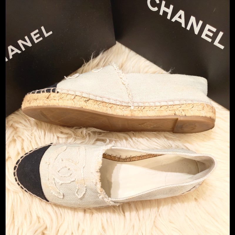 Chanel雙C黑頭拼米杏草編鉛筆鞋-9