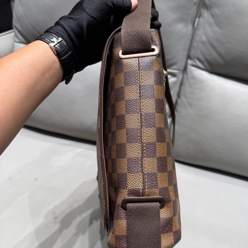 95新LV男士斜挎包 編號CA1131 尺寸34*28*7cm-3