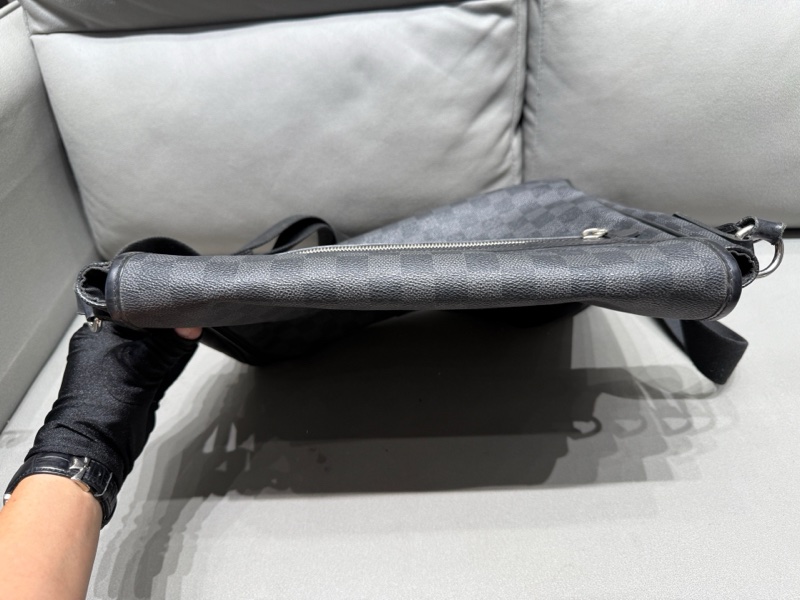 95新LV GM黑棋盤格斜挎包 無裂 編號SP1141 尺寸34*24*8cm-4
