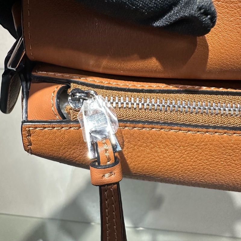 LOEWE罗意威 Puzzle 手提单肩斜挎包 迷你-6