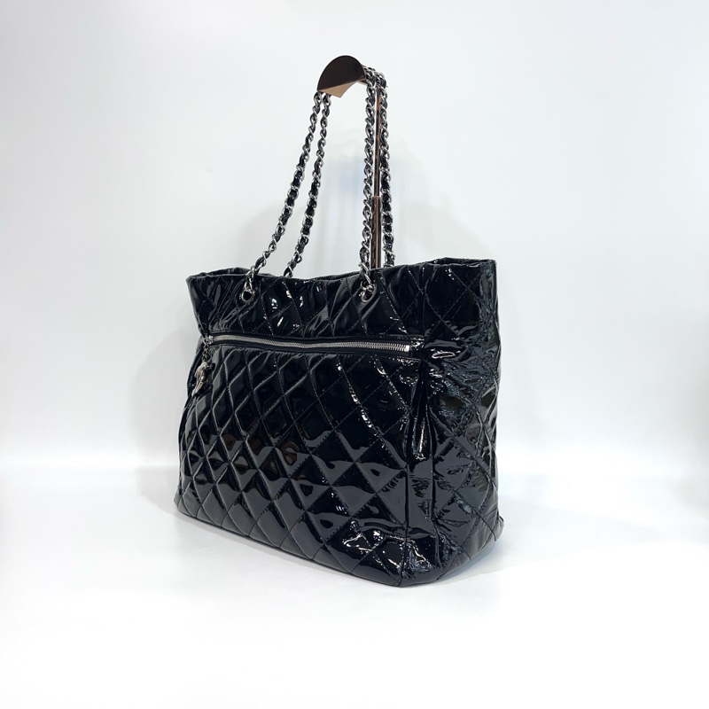 🕯️香奈兒個性女孩 Chanel 黑銀小牛漆皮大托特包A48898-6